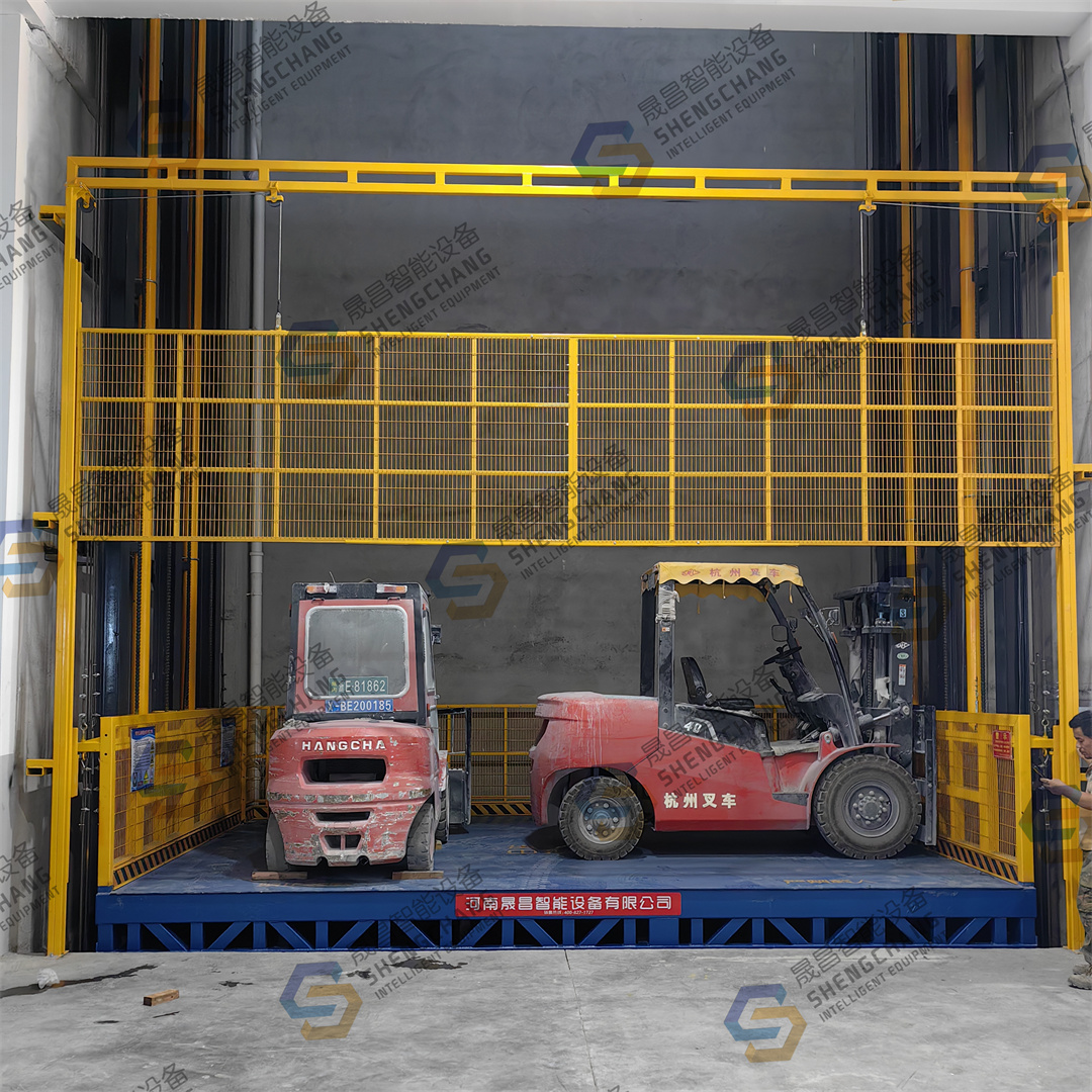 仓库空间利用率提升300%：一台定制液压货梯如何实现？