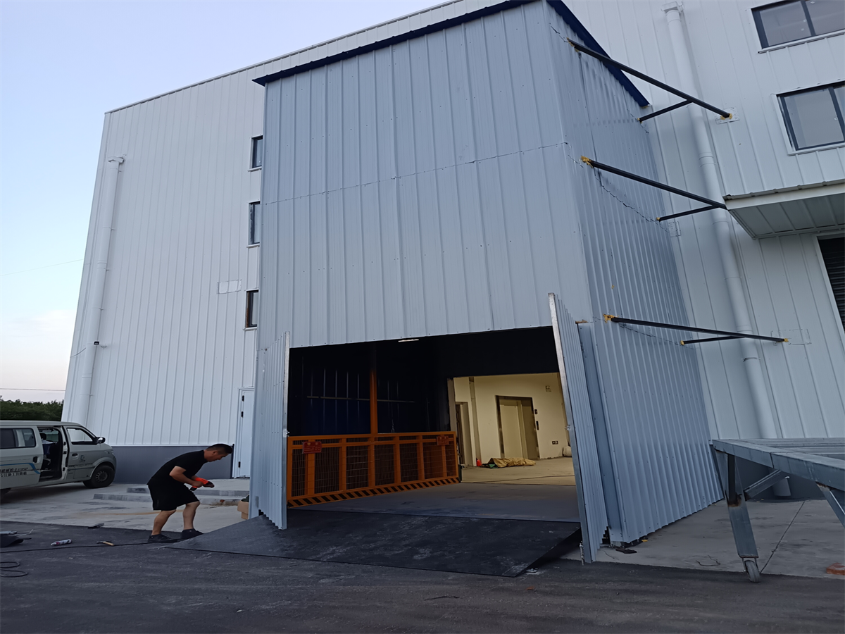 老厂扩容难题：资深采购教你选对导轨式液压货梯