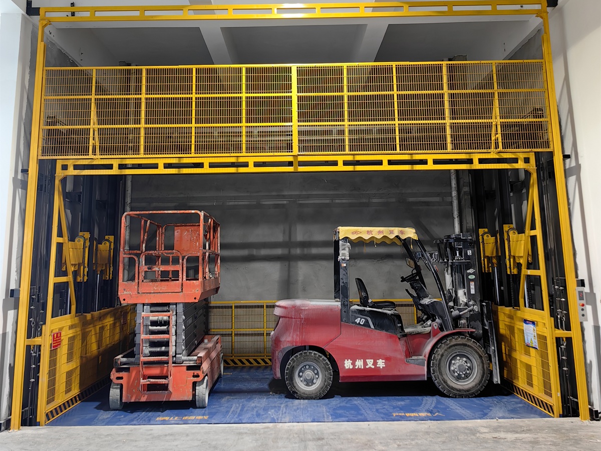 工厂采购经验：选导轨式液压货梯必看三大要点